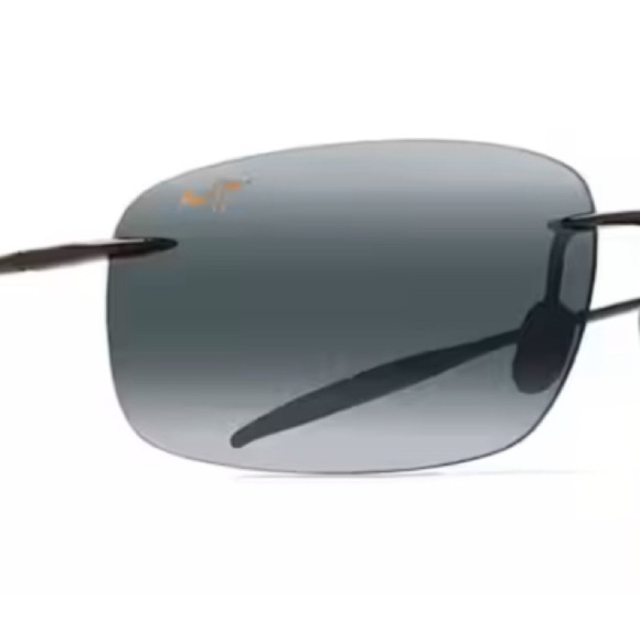 Maui Jim Breakwall Polarized Black Sunglasses with Case - Picture 5 of 5